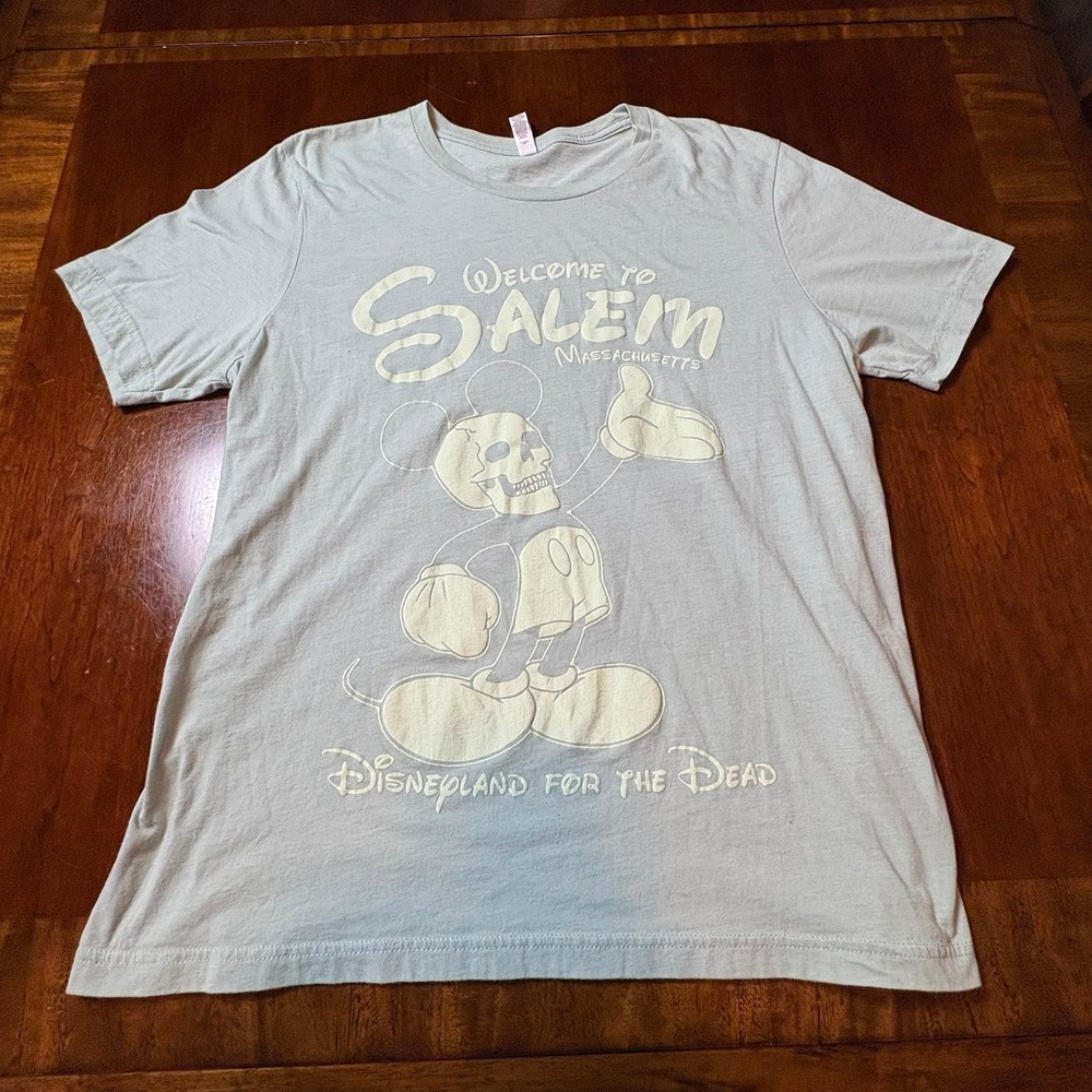 Salem Massachusetts Disneyland For The Dead Graphic Tee XL